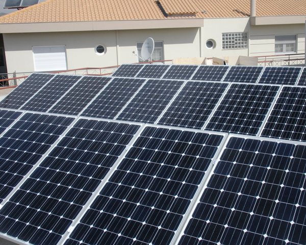 Φ/Β σε ταράτσα κατοικίας, ισχύος 10kW στο Βόλο Φ/Β σε ταράτσα κατοικίας, ισχύος 10kW στο Βόλο